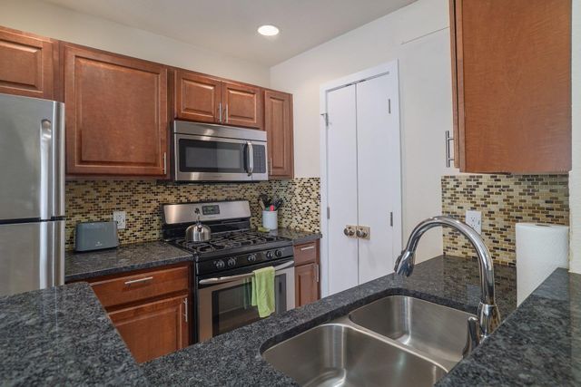 3601 Menchaca RD 212, Austin, TX 78704