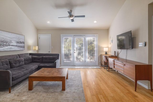 3601 Menchaca RD 212, Austin, TX 78704