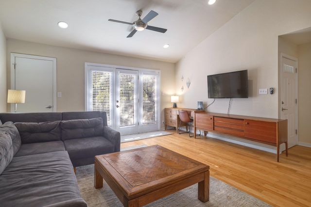 3601 Menchaca RD 212, Austin, TX 78704