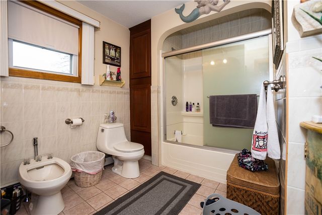 546 Lonsdale Avenue, Central Falls, RI 02863