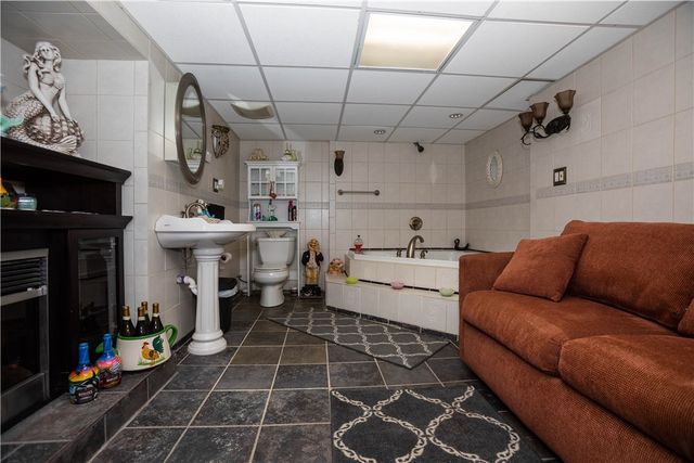 546 Lonsdale Avenue, Central Falls, RI 02863