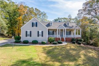 1151 Emperor Lane, Hoschton, GA 30548