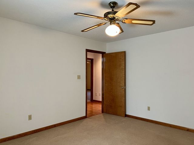 1036 Bowling Green Rd, Franklin, KY 42134