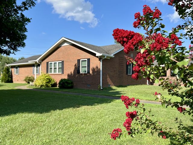 1036 Bowling Green Rd, Franklin, KY 42134