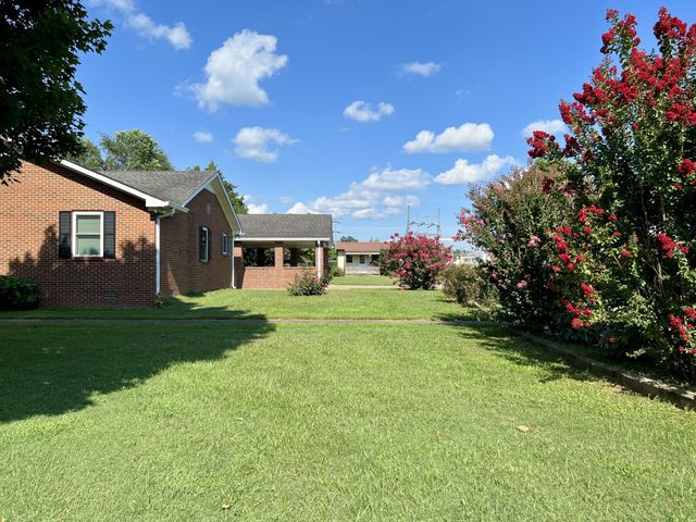 1036 Bowling Green Rd, Franklin, KY 42134