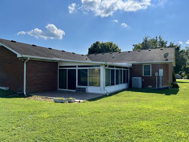 1036 Bowling Green Rd, Franklin, KY 42134