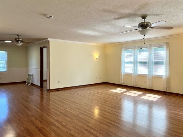 1036 Bowling Green Rd, Franklin, KY 42134