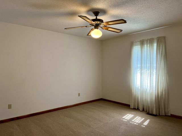 1036 Bowling Green Rd, Franklin, KY 42134