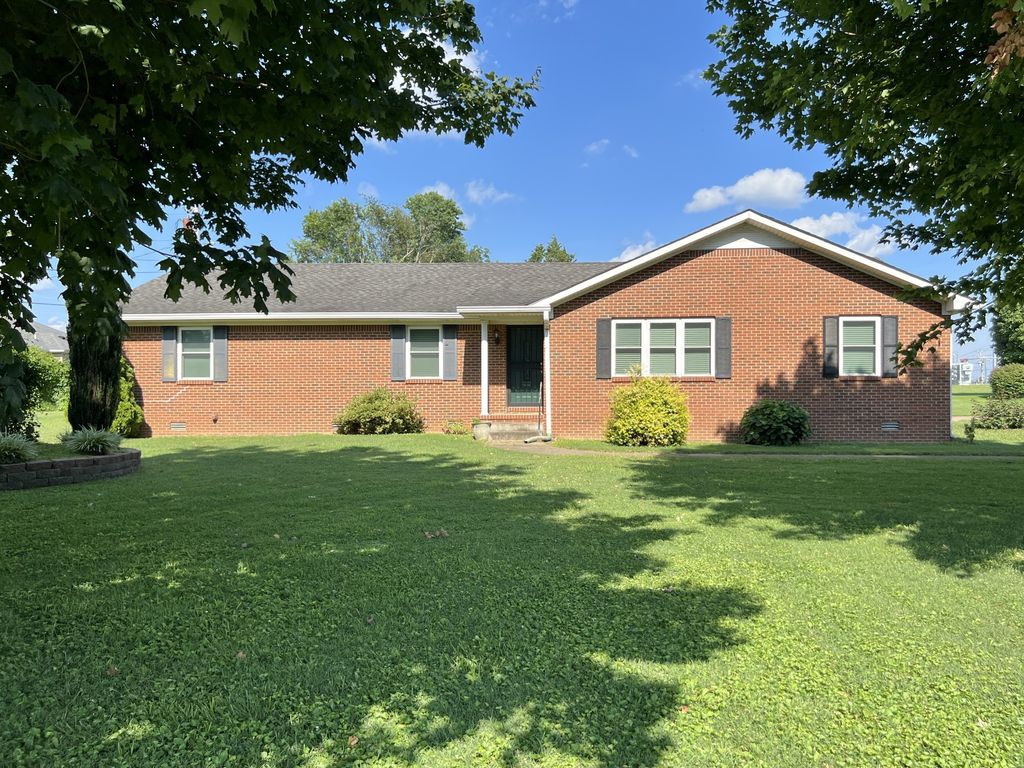 1036 Bowling Green Rd, Franklin, KY 42134