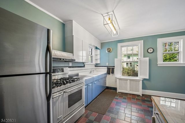 21 Broadview Ave, Maplewood Twp., NJ 07040