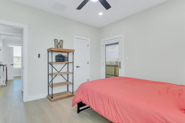3815 Kiva Road, Galveston, TX 77554