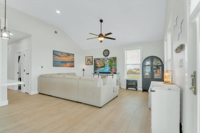 3815 Kiva Road, Galveston, TX 77554