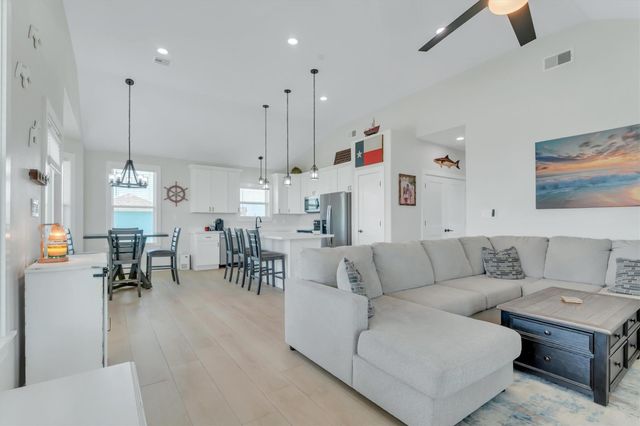 3815 Kiva Road, Galveston, TX 77554