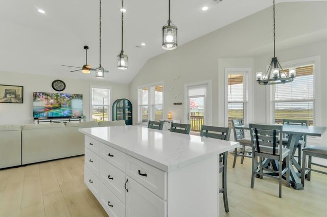 3815 Kiva Road, Galveston, TX 77554