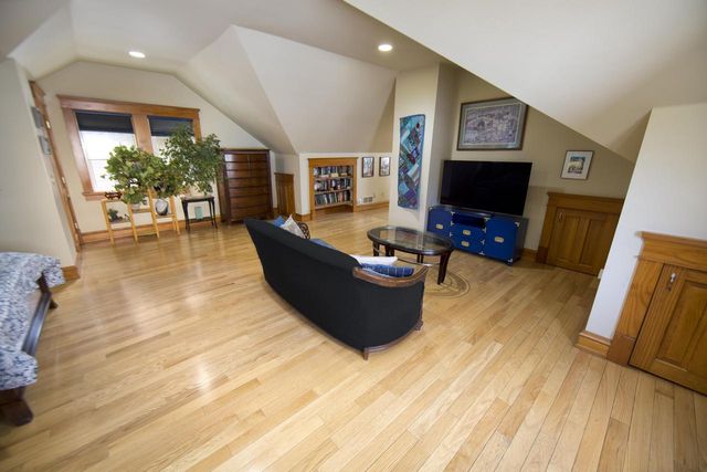 3929 N Maryland AVENUE, Shorewood, WI 53211