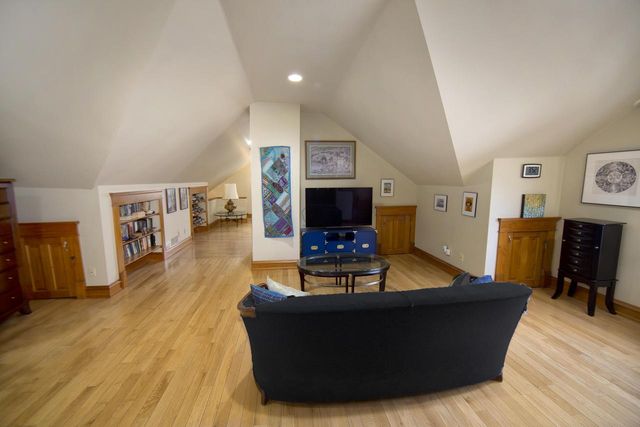 3929 N Maryland AVENUE, Shorewood, WI 53211