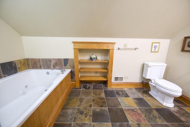 3929 N Maryland AVENUE, Shorewood, WI 53211