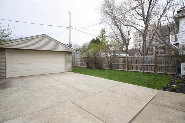 3929 N Maryland AVENUE, Shorewood, WI 53211