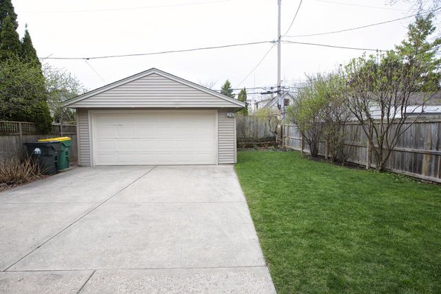 3929 N Maryland AVENUE, Shorewood, WI 53211