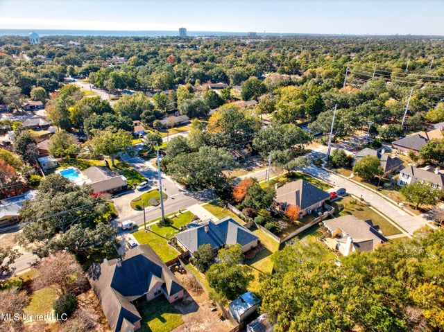 2500 Old Bay Road, Biloxi, MS 39531