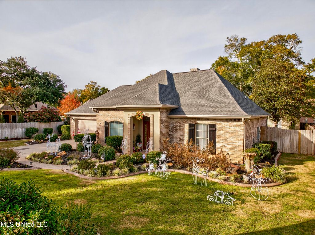 2500 Old Bay Road, Biloxi, MS 39531