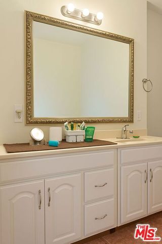 2266 Cambridge Street, Los Angeles, CA 90006