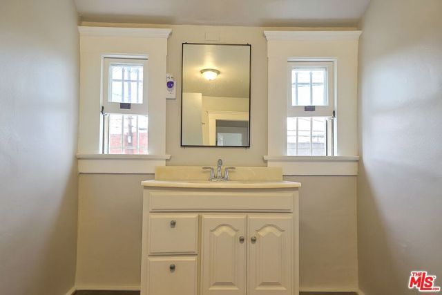 2266 Cambridge Street, Los Angeles, CA 90006