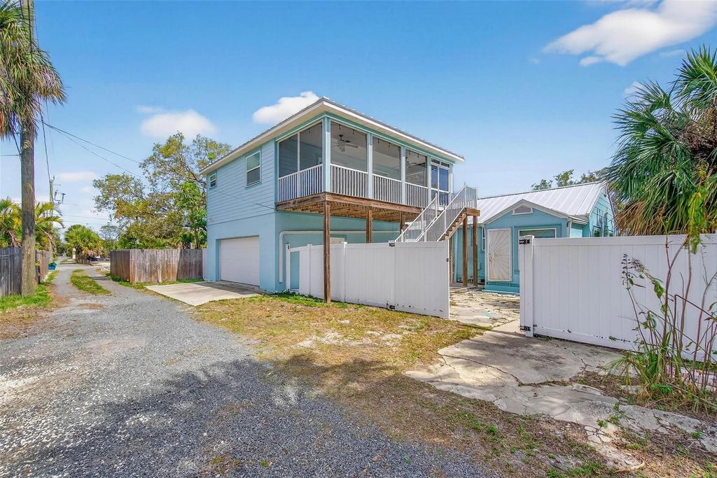 Image 13 of property listing at 3113 57TH STREET S, Gulfport, FL 33707