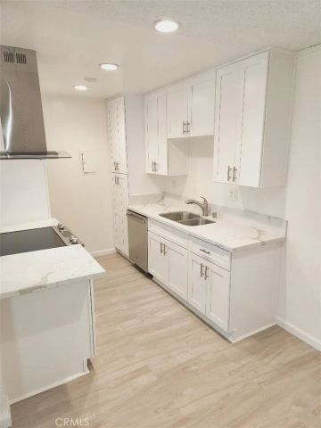 1040 W Macarthur Boulevard 41, Santa Ana, CA 92707