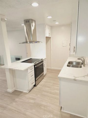 1040 W Macarthur Boulevard 41, Santa Ana, CA 92707