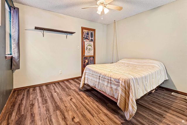 821 Mission Avenue, Manhattan, KS 66502