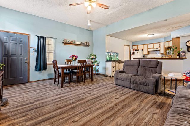 821 Mission Avenue, Manhattan, KS 66502