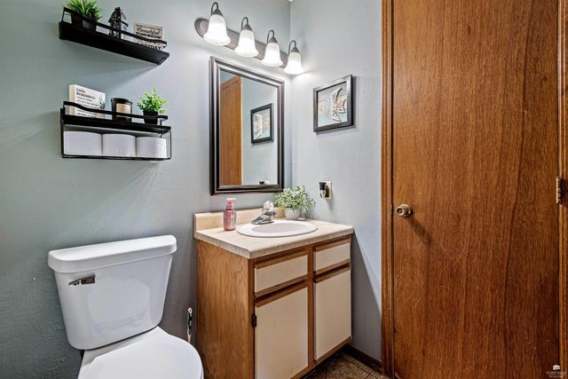 821 Mission Avenue, Manhattan, KS 66502