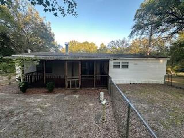 63 Cherokee Circle, Defuniak Springs, FL 32433