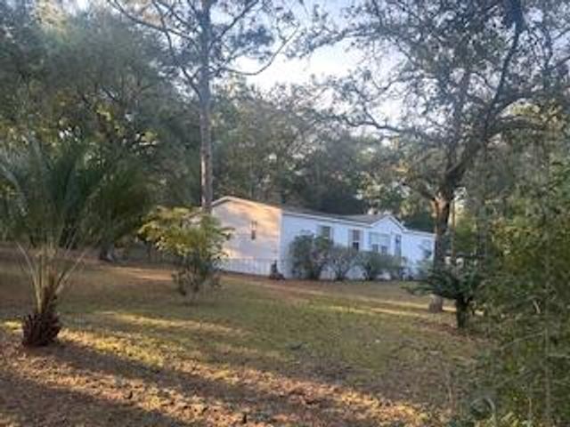63 Cherokee Circle, Defuniak Springs, FL 32433