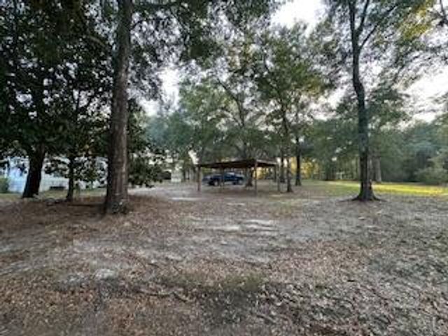 63 Cherokee Circle, Defuniak Springs, FL 32433