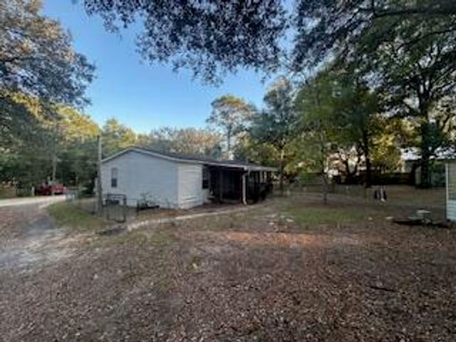 63 Cherokee Circle, Defuniak Springs, FL 32433