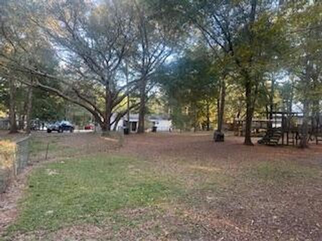 63 Cherokee Circle, Defuniak Springs, FL 32433