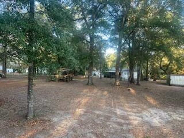 63 Cherokee Circle, Defuniak Springs, FL 32433