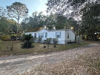 63 Cherokee Circle, Defuniak Springs, FL 32433