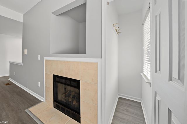5537 Acorn Lane 101, Sterling Heights, MI 48314