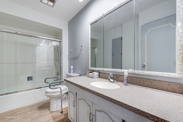 700 N Bruce Lane 408, Glenwood, IL 60425