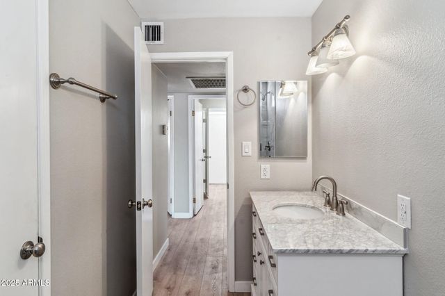 11643 S IROQUOIS Drive, Phoenix, AZ 85044