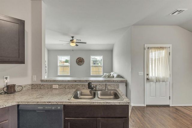 9824 High Noon Road, Yukon, OK 73099