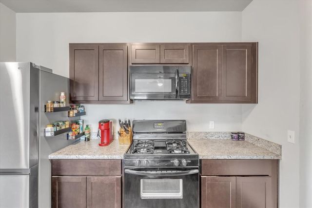 9824 High Noon Road, Yukon, OK 73099