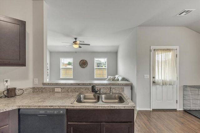 9824 High Noon Road, Yukon, OK 73099