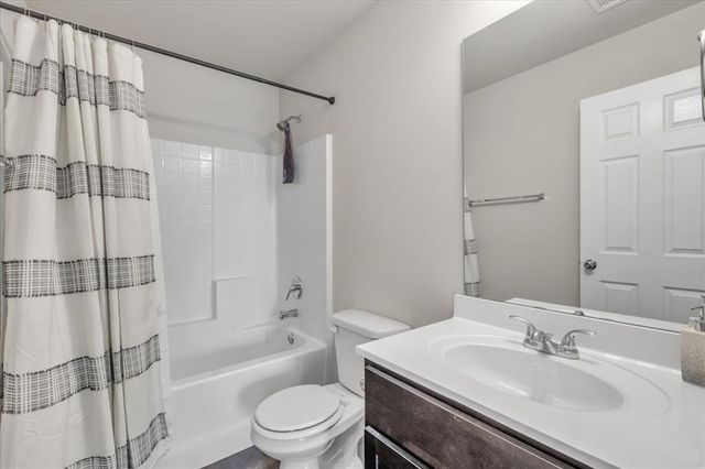 9824 High Noon Road, Yukon, OK 73099