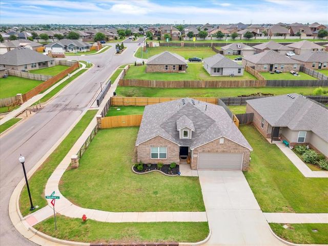 9824 High Noon Road, Yukon, OK 73099