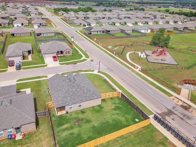 9824 High Noon Road, Yukon, OK 73099