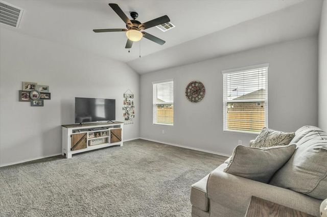 9824 High Noon Road, Yukon, OK 73099